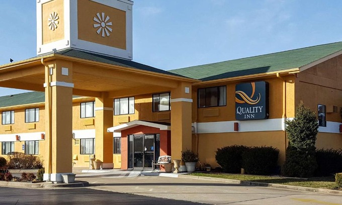 Ozark Hotel | Quality Inn Ozark-Springfield South