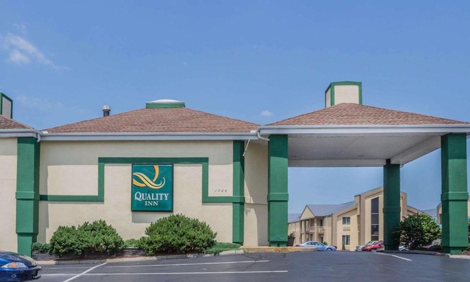 Port Clinton Hotel | Quality Inn Port Clinton Waterfront