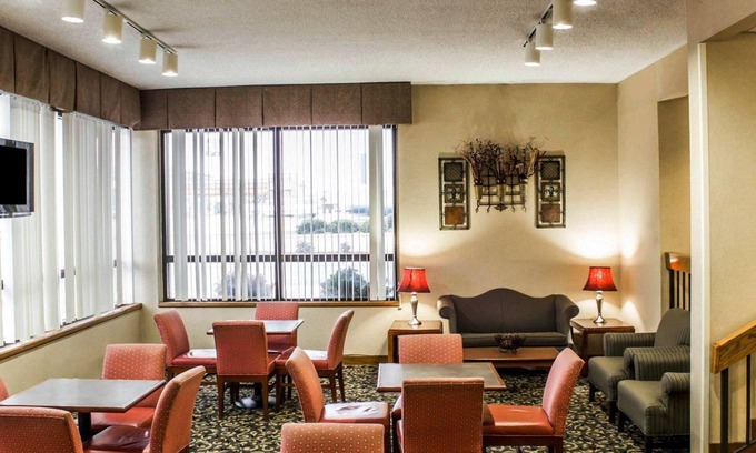 Roanoke Rapids Hotel | Quality Inn Roanoke near Lake Gaston