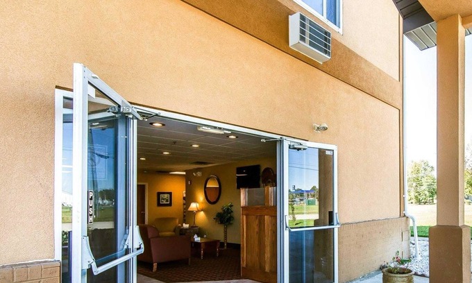 Seaman Hotel | Quality Inn Seaman