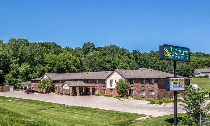 Decorah Hotel | Quality Inn & Suites Decorah