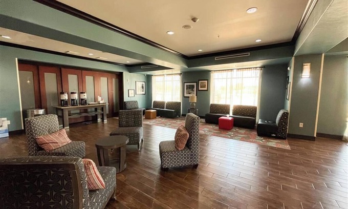 Pearsall Hotel | Quality Inn & Suites