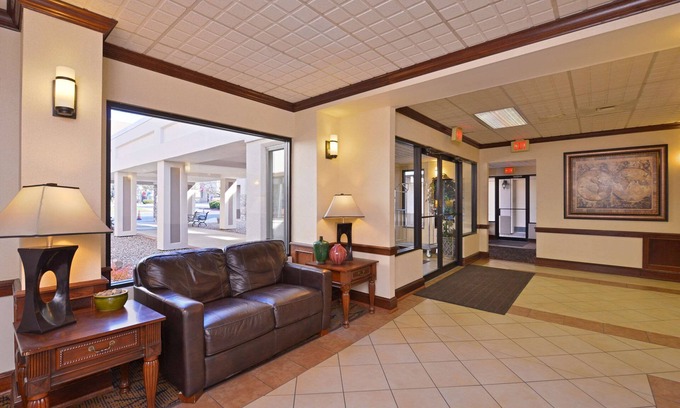 Williamsport Hotel | Quality Inn & Suites