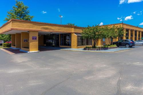 Starkville Hotel | Quality Inn