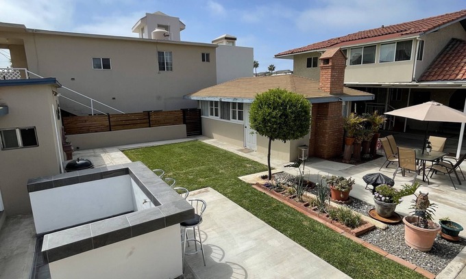 Ensenada Apartment | Quality Lodging by the Sea. Lovely full size apartment w/balcony and ocean view.