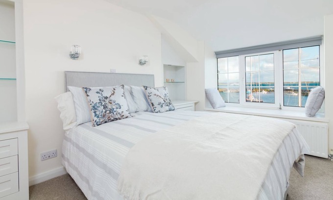 Port Saint Mary Cottage | Quay Cottage - a holiday cottage that sleeps 4 guests in 2 bedrooms