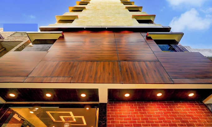 Vyalikaval HBCS Layout Hotel | Qubenest Splendour