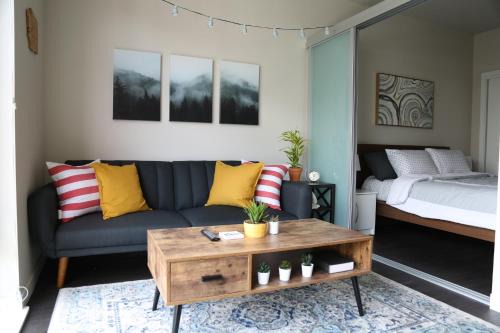 Lower Queen Anne Apartment | Queen Anne Abode - 1 Block from CPA! - Free Parking!