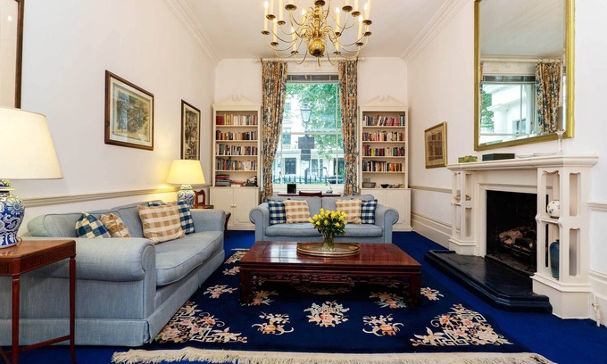 Bayswater Apartment | Queen's Gardens Flat, by Veeve