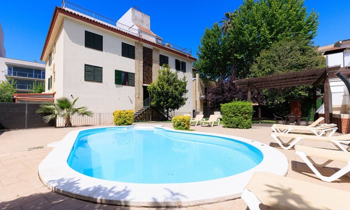 Salou City Centre Apartment | QUEENS 1B Salou center, beach at 300m