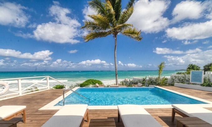 Silver Sands House | Queens 3-Beachfront Villa - Swimming pool, staff
