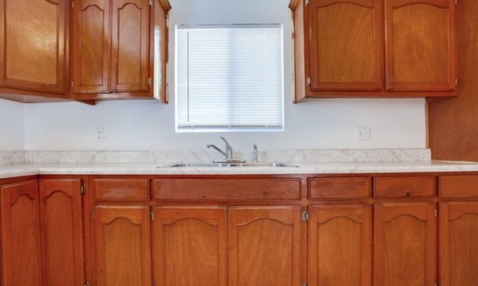 Harbor Gateway North House | Queit, and cozy 15 minutes from Sofi stadium
