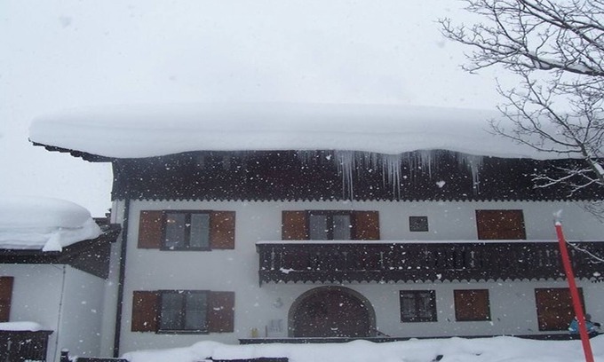 Hinterthal Apartment | Quiet 1st floor flat 1st slope right outside, 200 yards from the nursery slopes