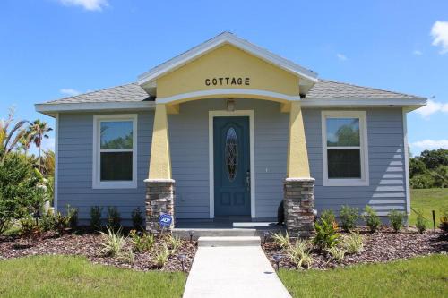 Oviedo House | Quiet 2 Bed Cottage In Oviedo W Resort Discounts