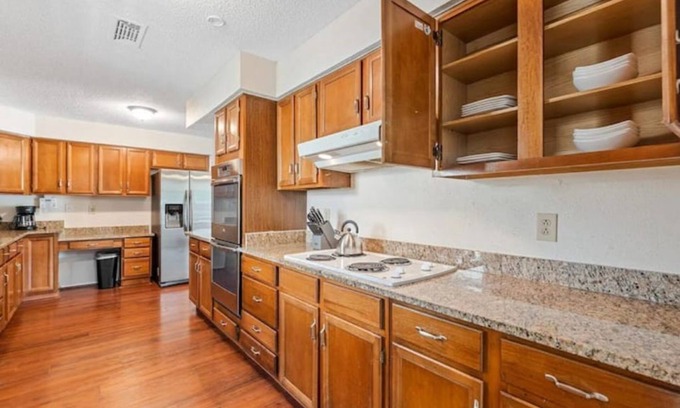 Bedford House | Quiet 4BR home near DFW Airport