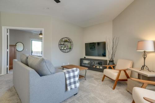 Greenway Palms Apartment | Quiet 55 and Condo with Pool Access in Peoria!