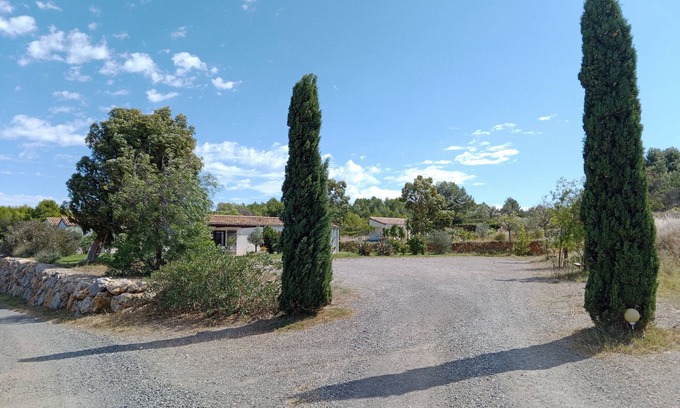 Montagnac House | Quiet 80m2 gîte with swimming pool in the heart of nature between vineyards and garrigue