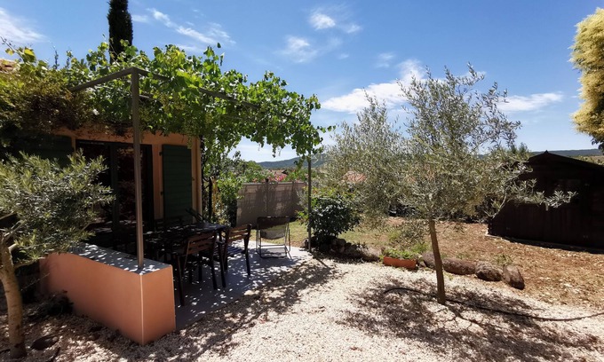 Octon Cottage | quiet and 1.4 km from la Salagou
