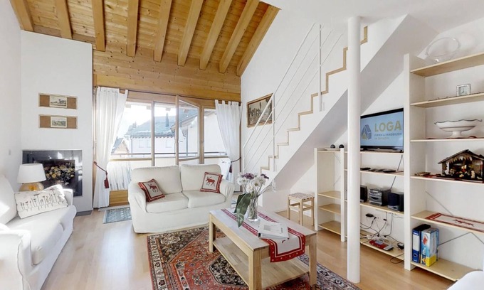 Silvaplana Apartment | Quiet and bright 3½-roomed and two-storeyed apartment, 107m2, facing southwest w