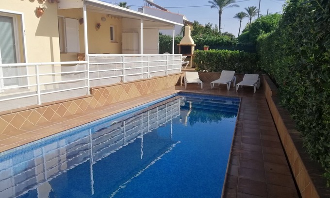 Punta Prima House | Quiet and bright villa 300 M from the beach