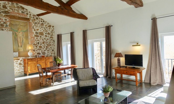 Cluny Apartment | Quiet and charming apartment (loft) 2 km from the historic center of Cluny