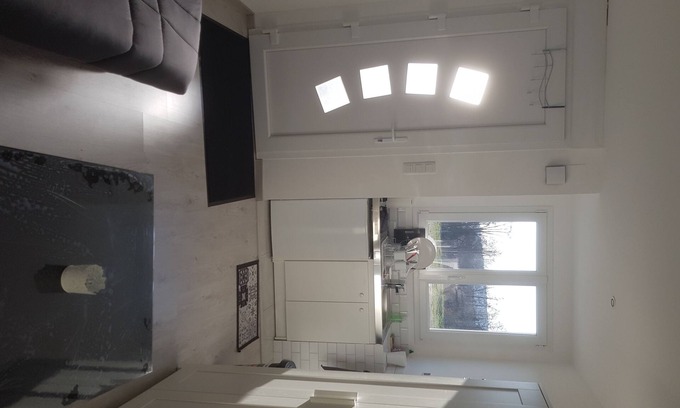 Belfort House | Quiet and sunny new studio