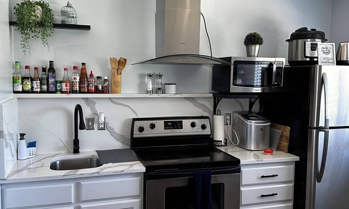 Ogden Apartment | Quiet and very cozy apartment, very close to the freeway and lakes.