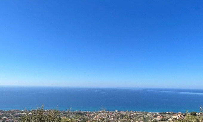 Fuscaldo Apartment | Quiet apartment in the hills near the sea and the mountains