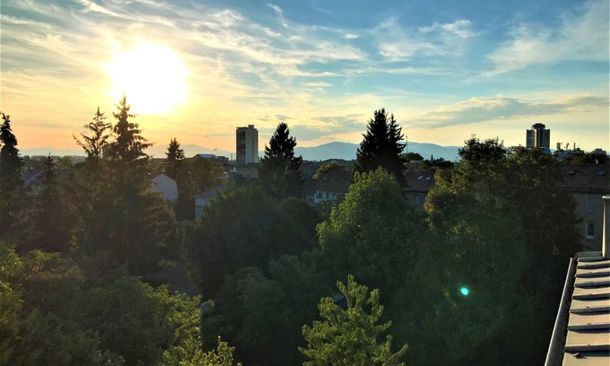 Mulhouse Apartment | : -) Quiet - Bright - Spacious - Welcoming