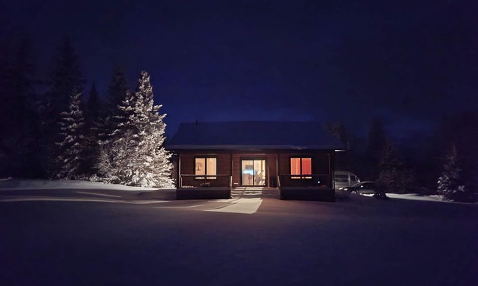 Strong Cabin | Quiet Cabin in the woods, on 50 acres with trails to soak in Nature.
