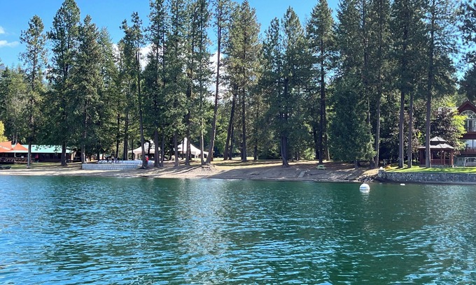 Hope Cabin | Quiet cabin in theTrees Boat parking Large bedroom 2 Bathrooms Fireplace W/D