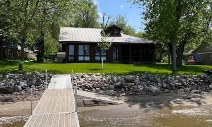 Glenwood Cabin | Quiet cabin on Lake Minnewaska - perfect for a family escape.