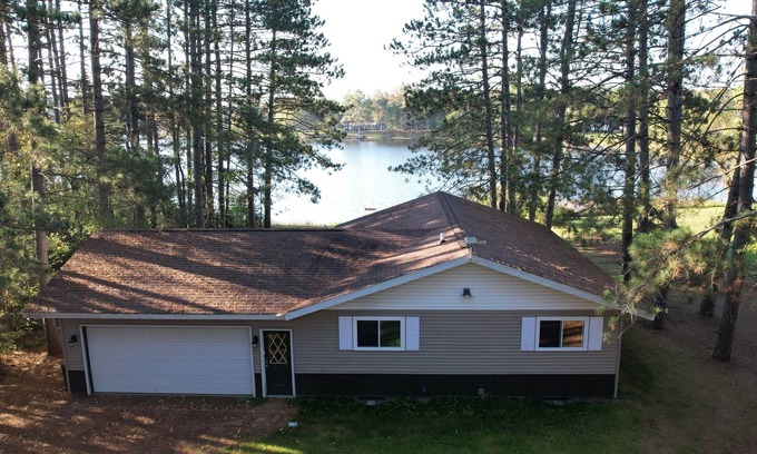 Tomahawk House | Quiet Cabin on the Shores of Tranquil Lake Mable