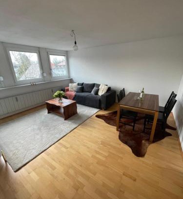 Neuhausen - Nymphenburg Apartment | Quiet Center Apartment - 10 min to Center & Oktoberfest - Free Parking - near Nymphenburg Palace & Botanical garden