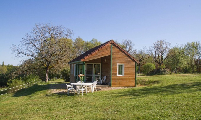 Collonges-la-Rouge Ski Chalet | Quiet chalets in the heart of the Corrèze countryside in Collonges la rouge