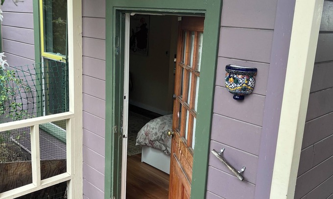 Lincoln Highlands Cottage | Quiet Cottage on the Lane Close to SF, Parks, Redwoods, Zoo, BART and the Ferry!