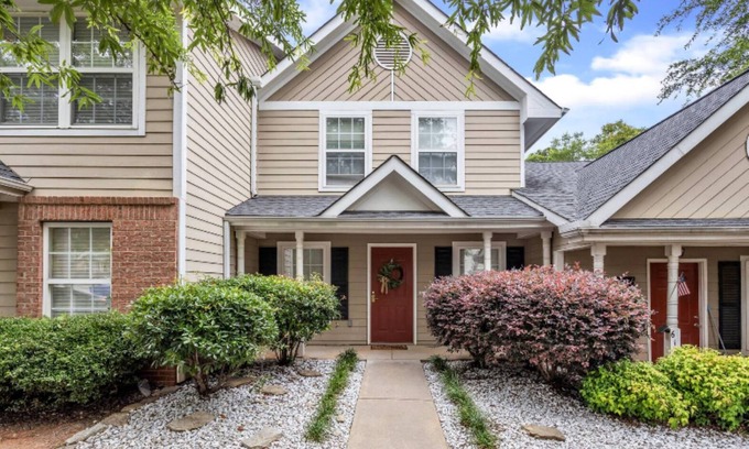 Dunean Condo | Quiet, Cozy, Dead End Street. Queen Beds, Smart TVs. Close to downtown!