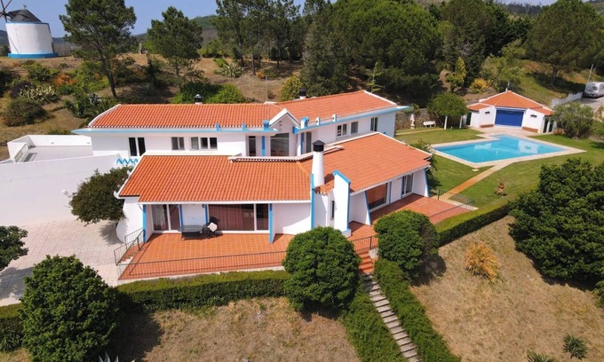 Mafra House | Quiet family villa with pool, garden and stunning views