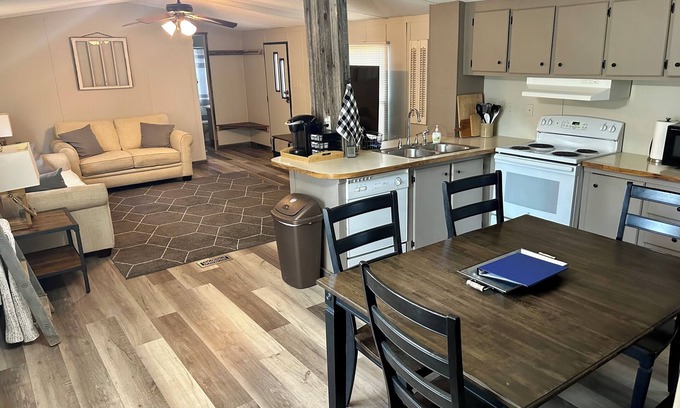 Edwards County Other | Quiet farmhouse getaway with deck, cornhole, firepit and Santa Fe Trail Marker.