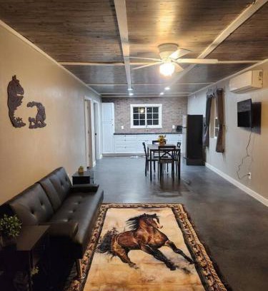 Andalusia Apartment | Quiet Guest Cabin in Andalusia, Alabama