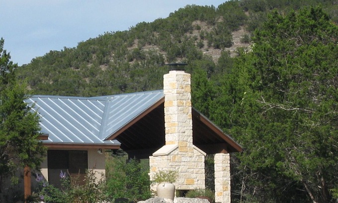 Canyon Lake House | Quiet Hill-Country Get-A-Away For Families/Small Groups. Winter Texans Welcome!