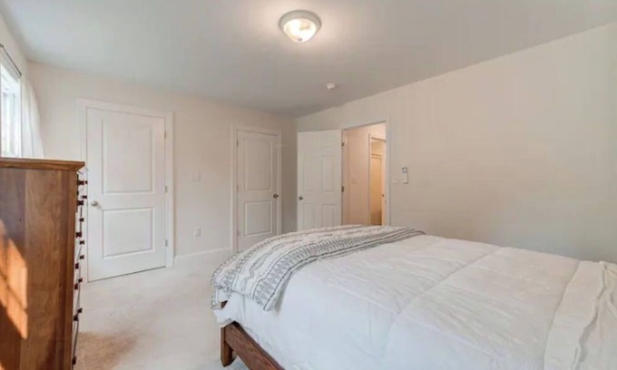Wallkill House | Quiet Home With Plenty of Space & A Cozy Fireplace