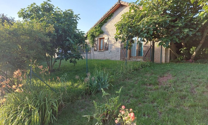 Velle-sur-Moselle Cottage | Quiet house, 2 bedrooms, terrace, pets allowed, parking, EV charging