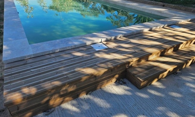 Saint-Chamas House | Quiet house on the edge of a pond
