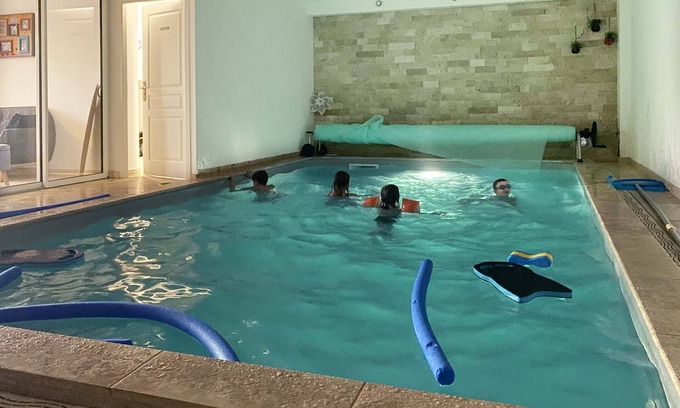 Mer House | Quiet house with indoor pool, 10 minutes from Chambord and close to shops