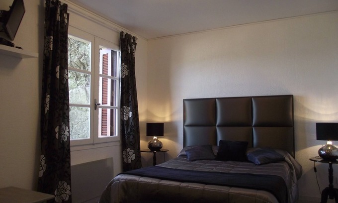 Santo-Pietro-di-Venaco House | quiet in a green setting and panoramic views