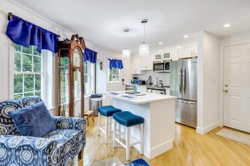 Kingston Apartment | Quiet Kingston Getaway - 3 Mi to Beaches!