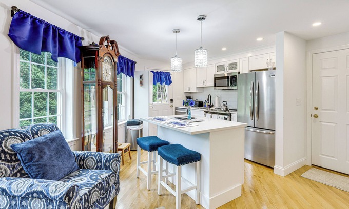 Kingston Apartment | Quiet Kingston Getaway - 3 Mi to Beaches!
