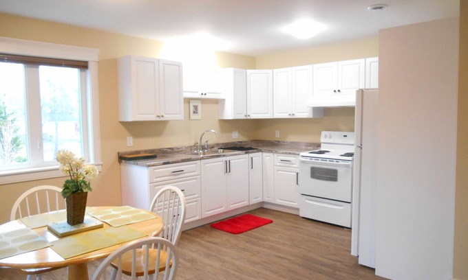Cole Harbour Apartment | Quiet lakefront location in Cole Harbour, Dartmouth Nova Scotia