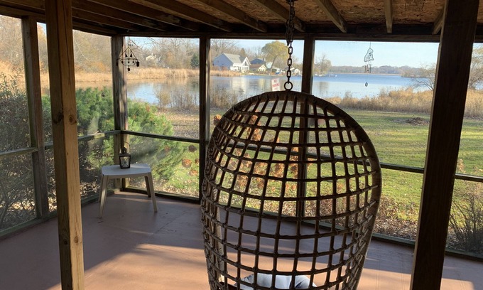 Salem Lakes House | Quiet Lakefront Retreat with Pontoon and Paddle Boat to Rent